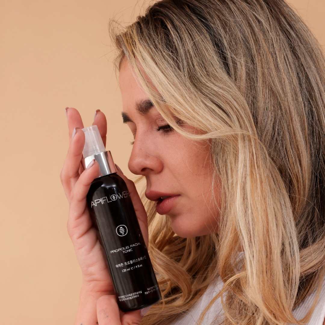 SPRAY ANTIEDAD Y ACLARANTE DE PIEL ENRIQUECIDA CON PROPOLIS 120 ML